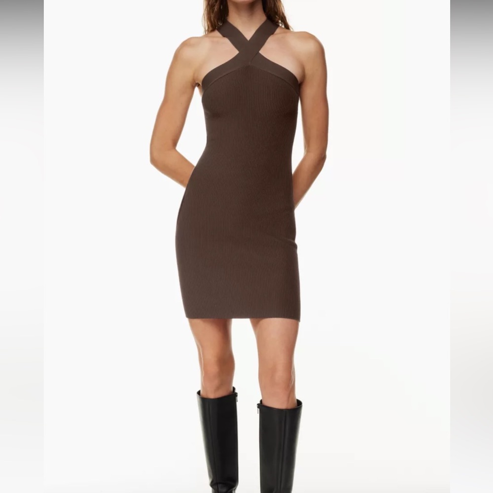 Aritzia Babaton
Sculpt Knit Criss Cross Dress